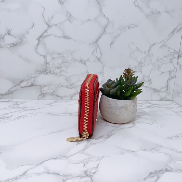 Michael Kors Giftables Box Cardholder and Pouch - Picture 7 of 11